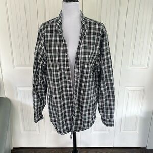American Eagle shirt long sleeve plaid button up shirt